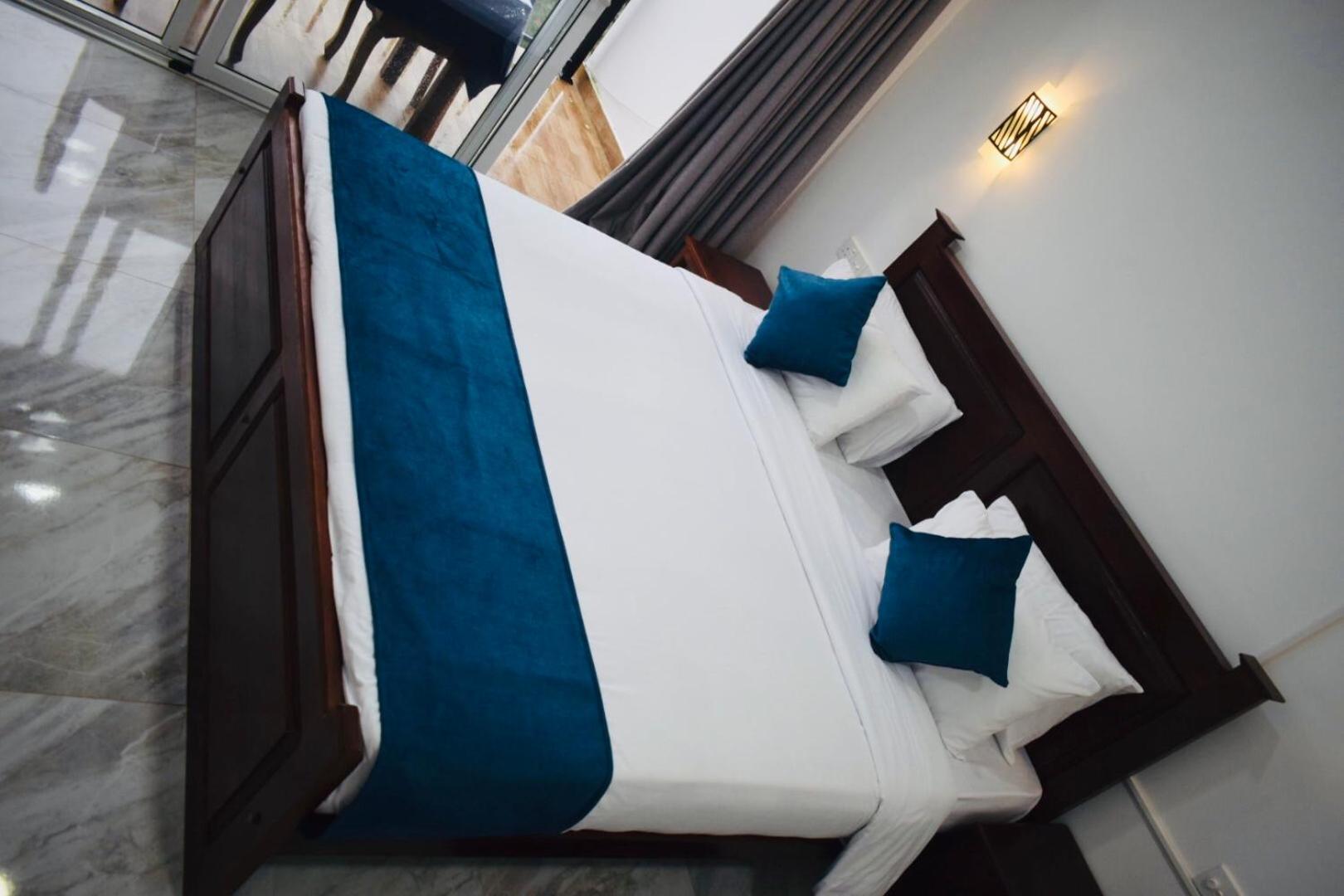Relax Inn Елла Екстер'єр фото