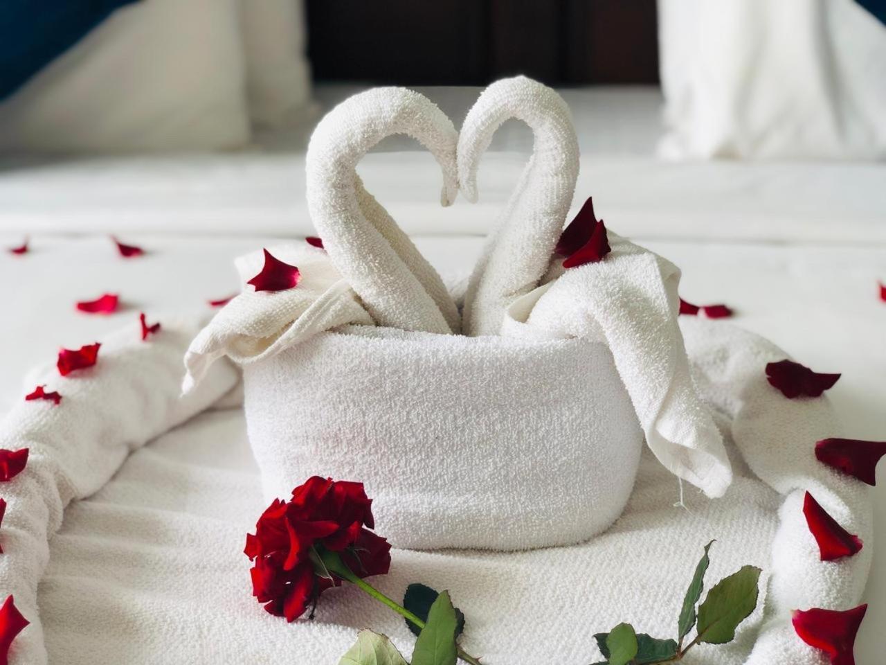Relax Inn Елла Екстер'єр фото